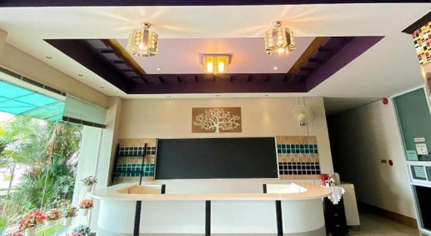 Creston Grand Hotel Suphan Buri Exterior foto