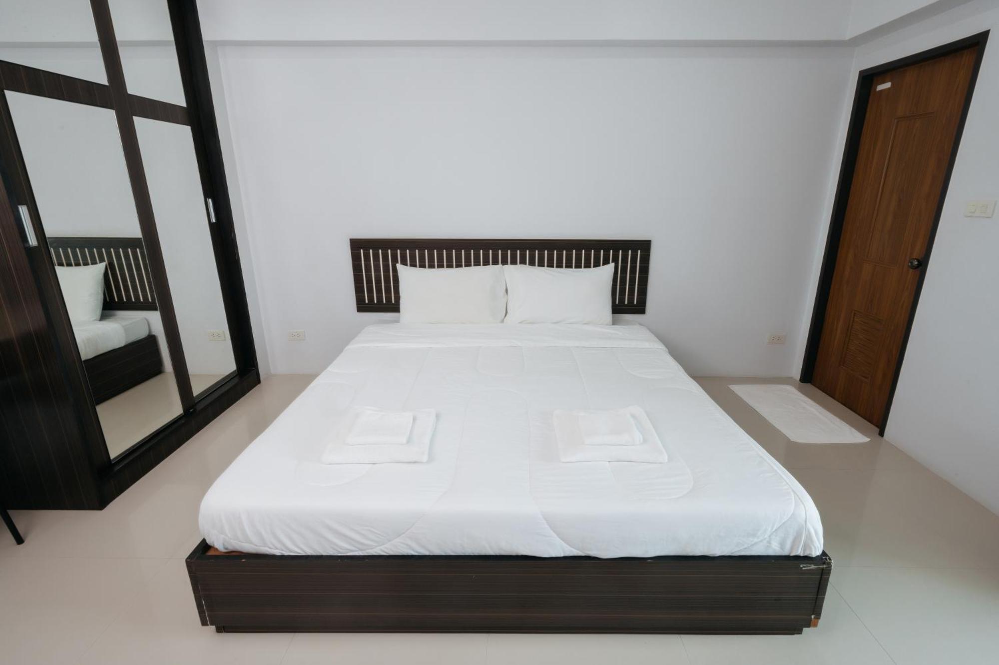 Creston Grand Hotel Suphan Buri Exterior foto