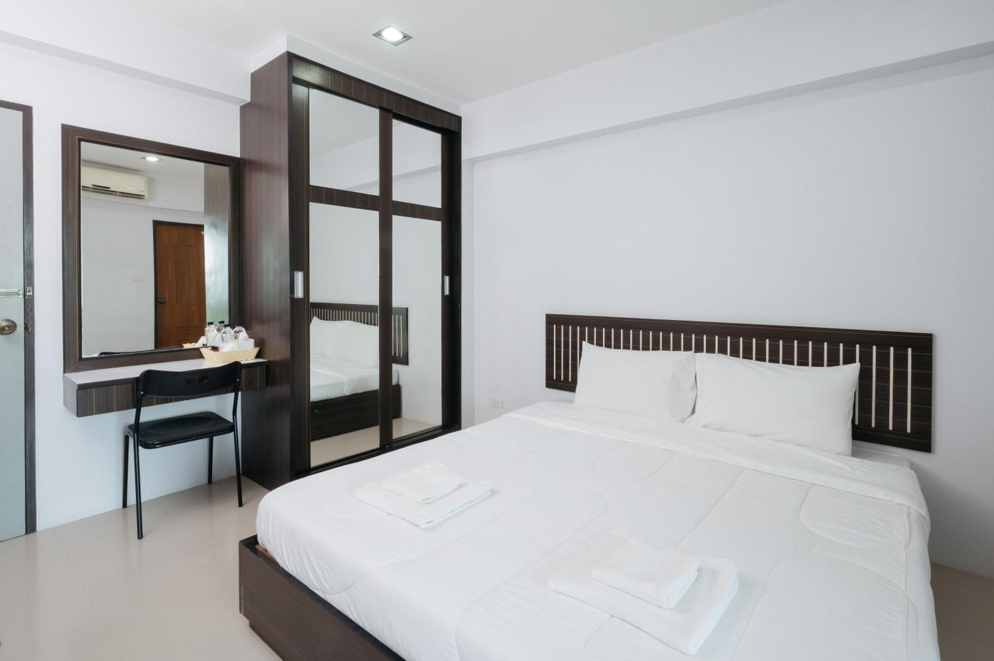 Creston Grand Hotel Suphan Buri Exterior foto
